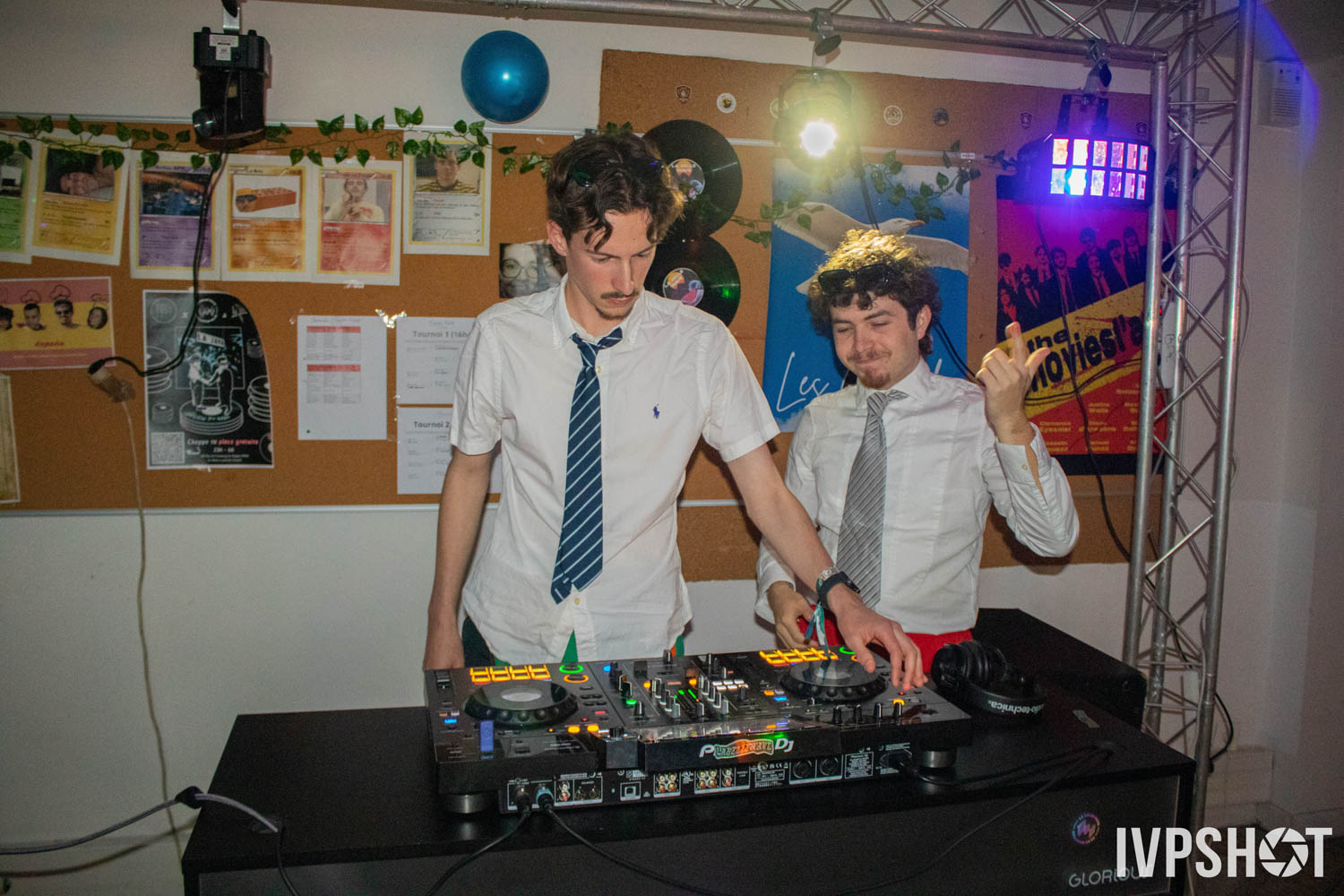 Haut Chic Bas Choc - 2025(041)