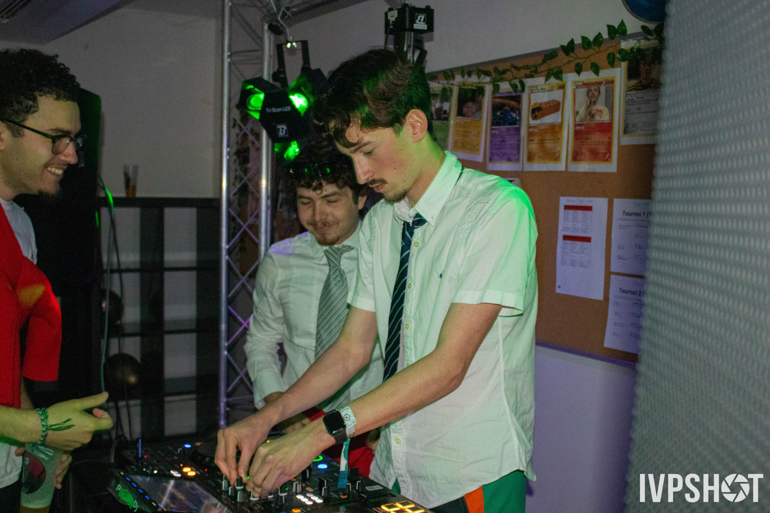 Haut Chic Bas Choc - 2025(070)