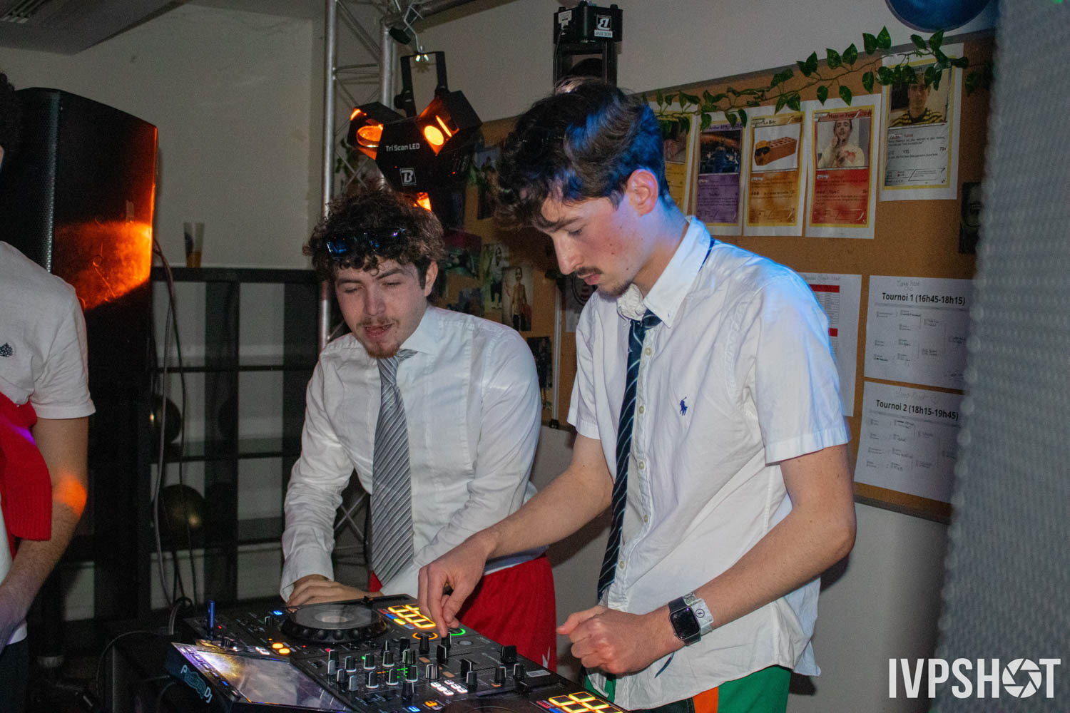 Haut Chic Bas Choc - 2025(071)