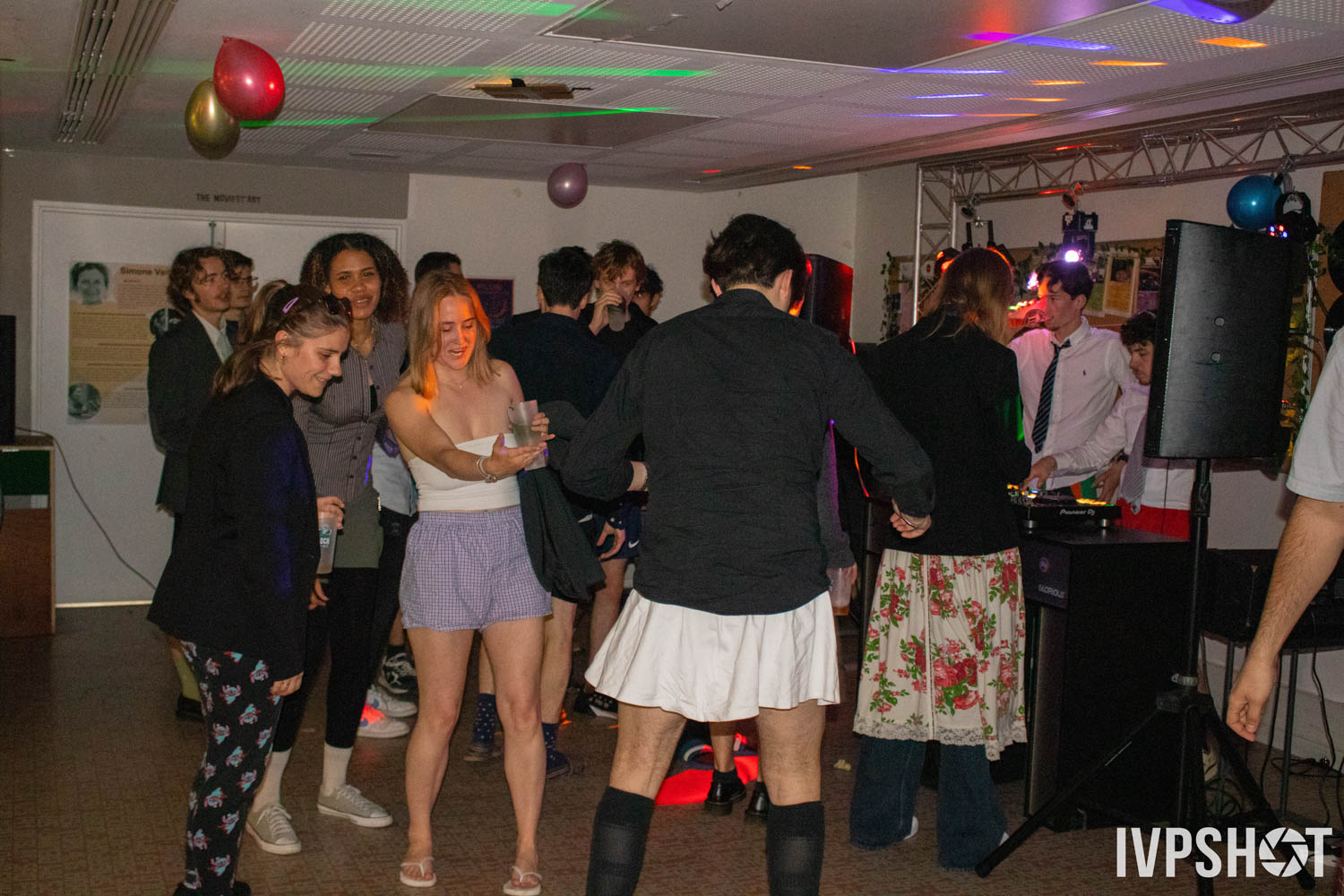 Haut Chic Bas Choc - 2025(077)