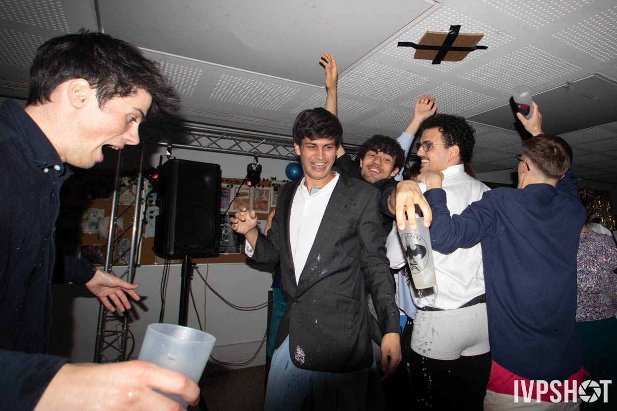 Haut Chic Bas Choc - 2025(303)