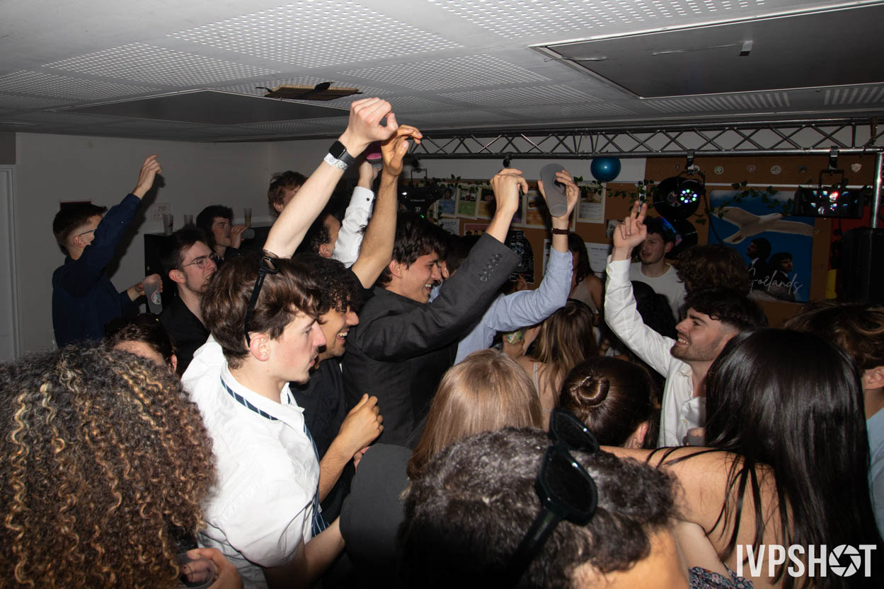 Haut Chic Bas Choc - 2025(306)